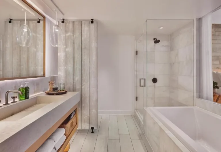 Baño de lujo en 1 Hotel South Beach