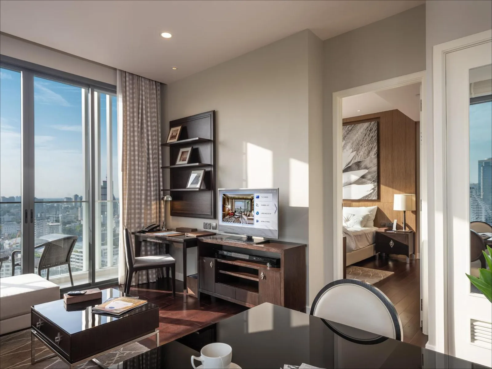 Wohnbereich in der Suite im 137 Pillars Residences Bangkok