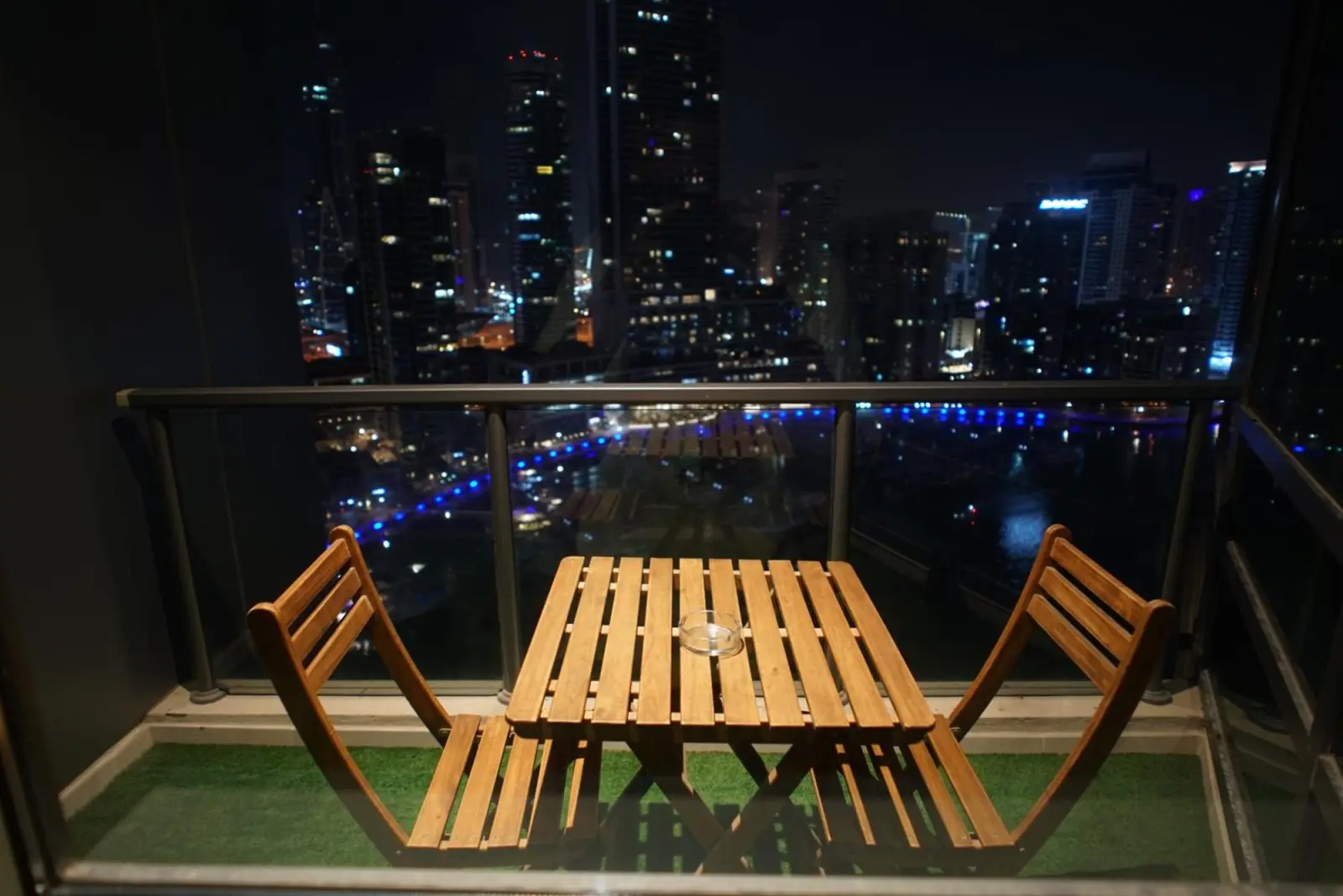 Balcon confortable avec vues dans l'Appartement 2 Chambres à l'hôtel à Dubaï