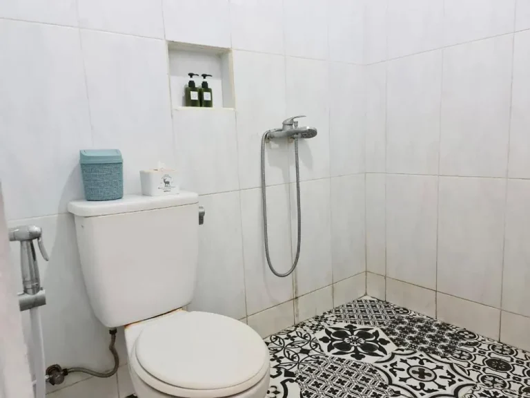 Stylish bathroom at 37 Guesthouse Jakarta