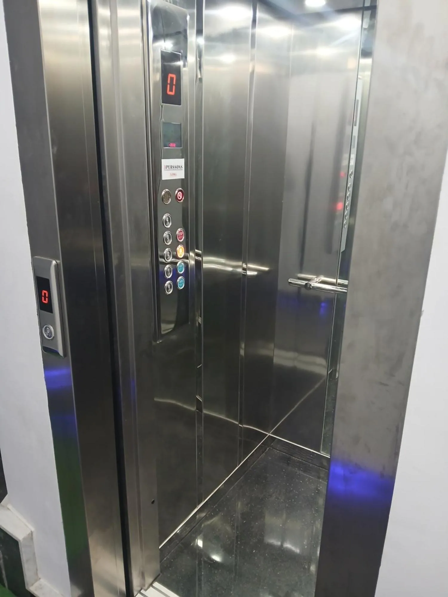 Elevator interior of تجزئة الفتح 925 خريبكة 2 hotel