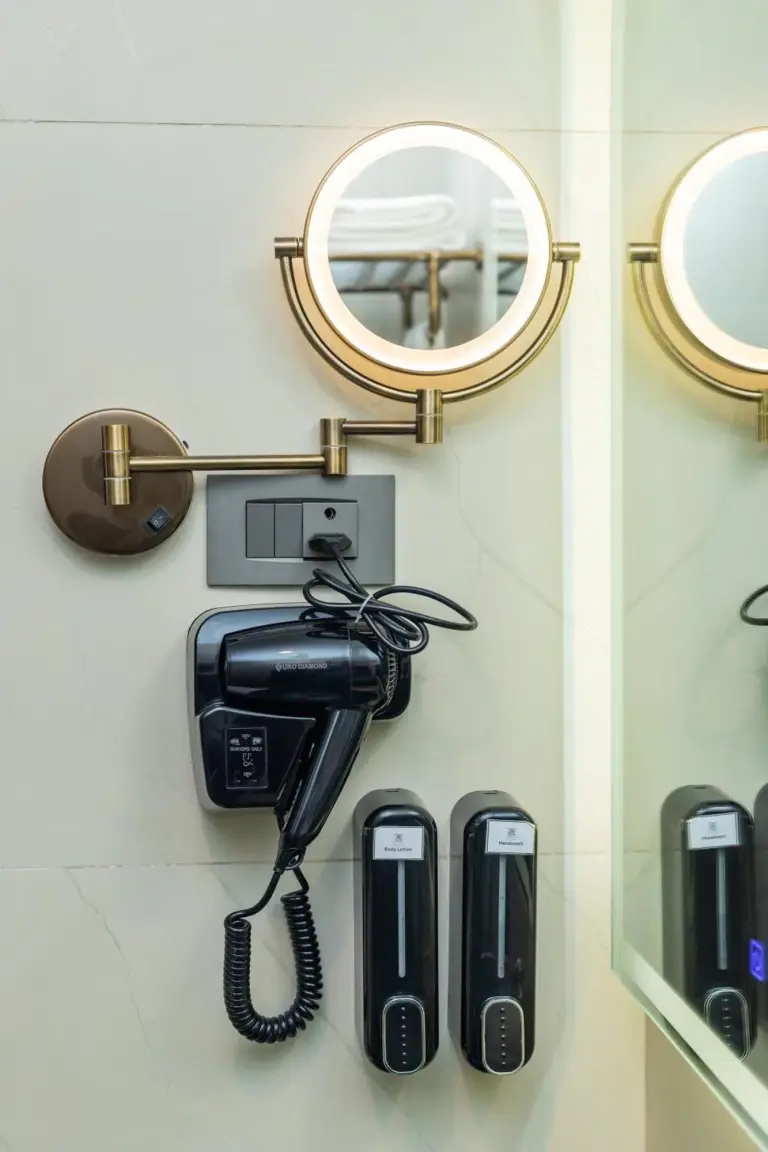 Servicios de baño en Aarya Hotel and Spa