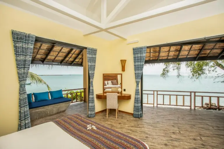 Zimmer mit Meerblick in den Absolute Beachfront Villas, Koh Phangan
