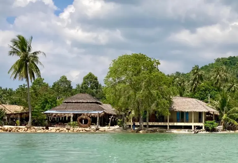 Villen vom Wasser aus gesehen in den Absolute Beachfront Villas, Koh Phangan