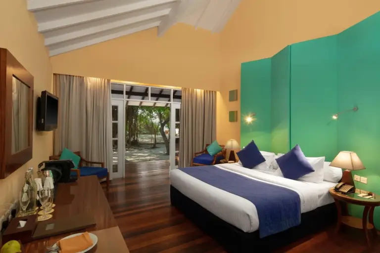 Spacious guest room at Adaaran Select Meedhupparu