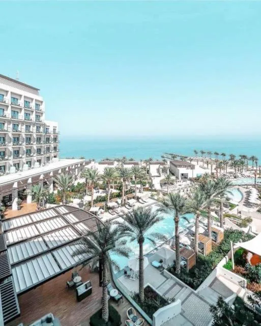 Schöne Himmelsicht über Address Beach Resort Fujairah