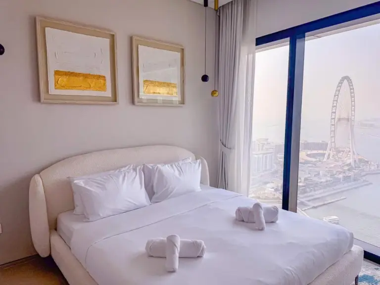 Bedroom with Ain Dubai view at ADDRESS BEACH RESORT