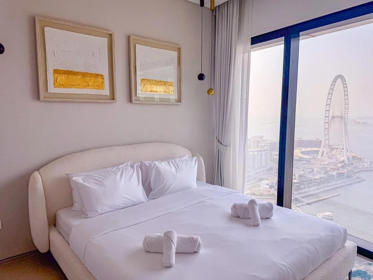 Bedroom with Ain Dubai view at ADDRESS BEACH RESORT