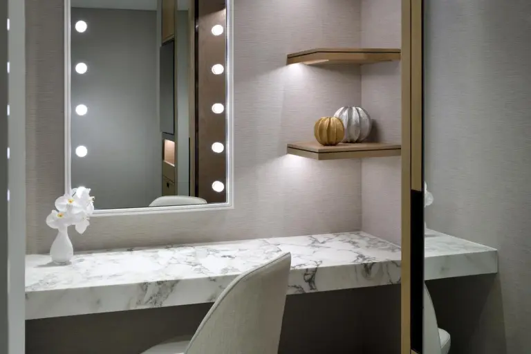 Élégant espace coiffeuse à l’hôtel Address Downtown, Dubai
