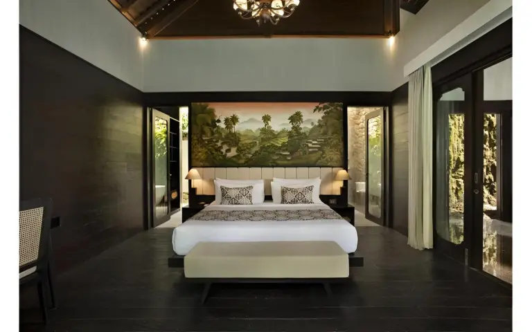 Elegantes Schlafzimmer im Adiwana Unagi Riverfront