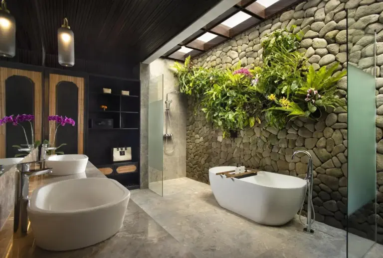 Luxuriöses Badezimmer im Adiwana Unagi Riverfront