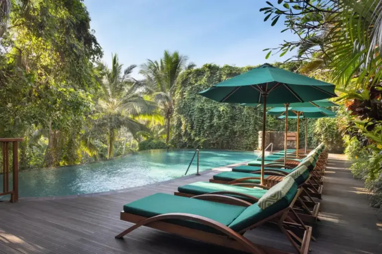 Piscine à débordement à Adiwana Unagi Suites à Ubud
