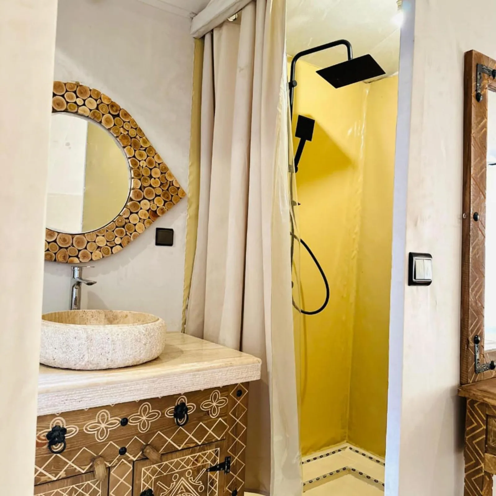 Modern Shower Area