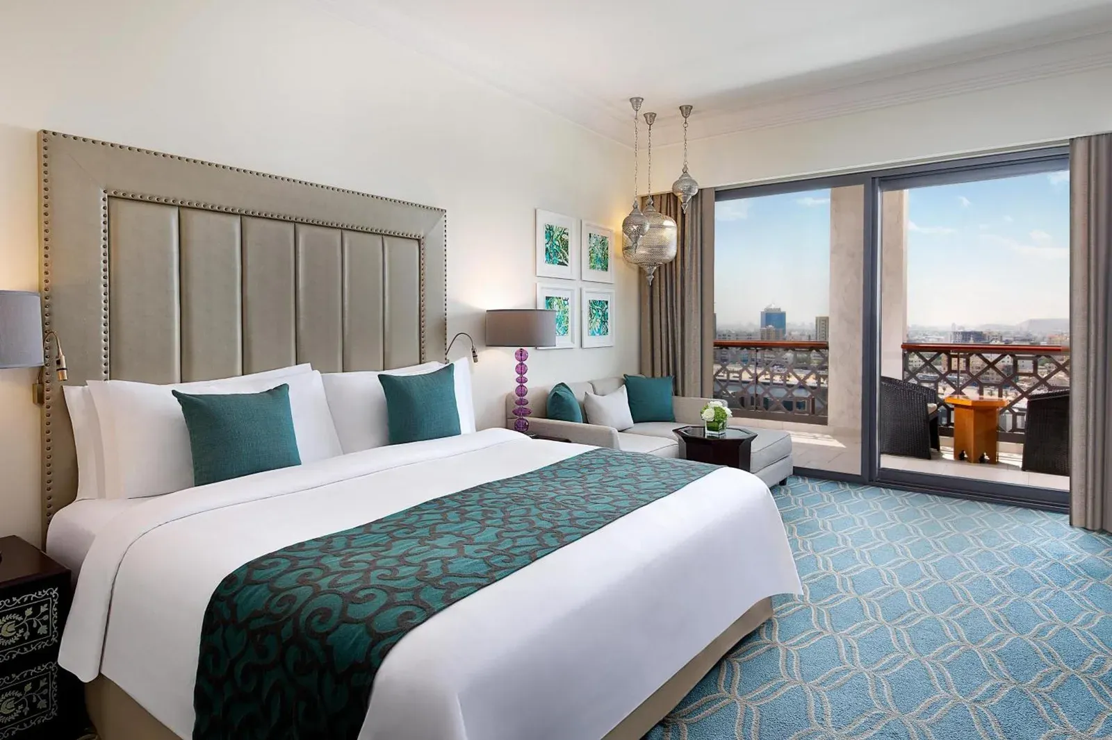 Elegantes Gästezimmer im Ajman Saray, a Luxury Collection Resort, Ajman