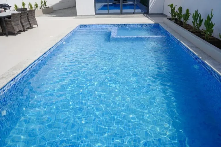 Al Dana H2O Luxury Villa's swimming pool area