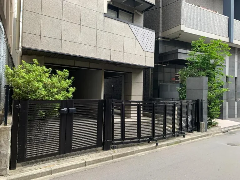 Exterior view of Al Di La 四谷 in Tokyo