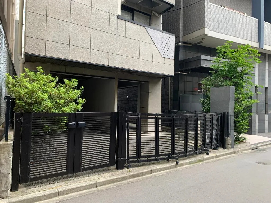 Exterior view of Al Di La 四谷 in Tokyo