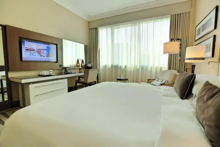 Chambre d'hôte Al Maha Arjaan by Rotana avec des équipements modernes