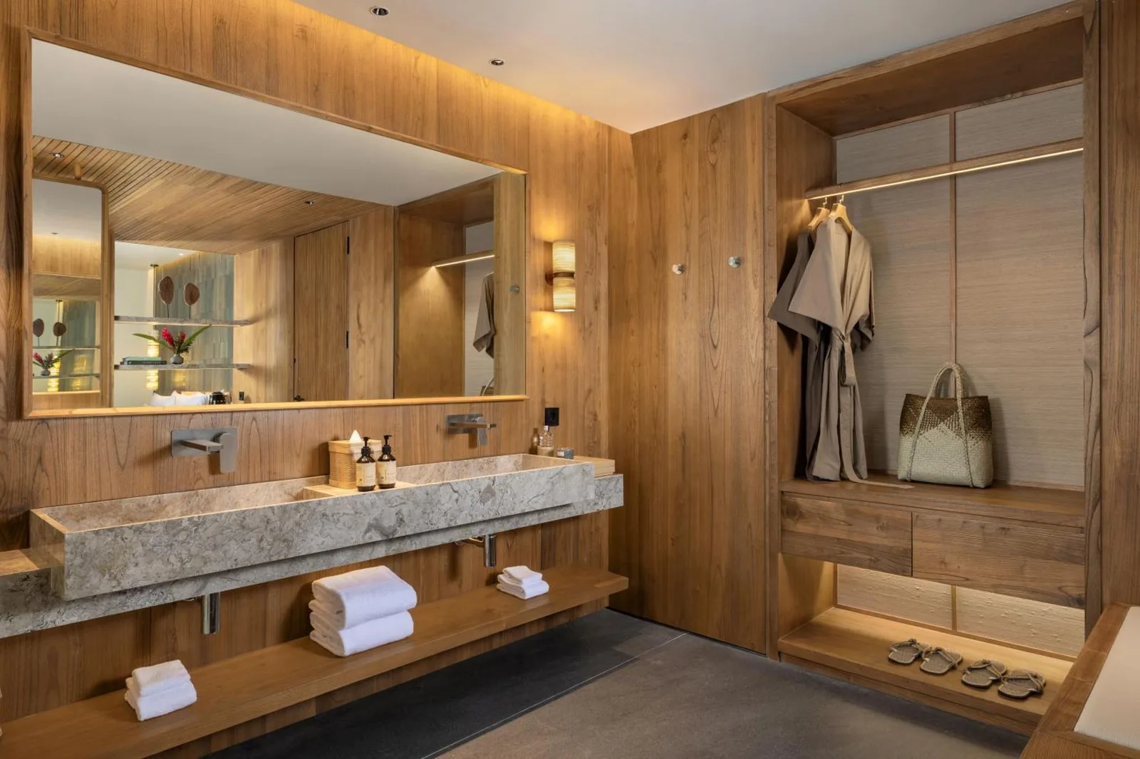 Alaya Suites Ubud elegant bathroom with wooden accents