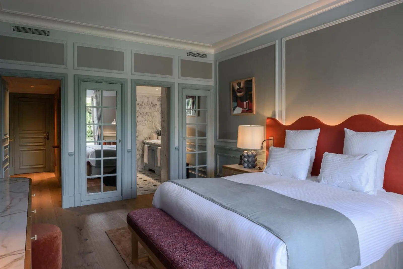 Habitación elegante de Althoff Hotel Villa Belrose con decoración moderna