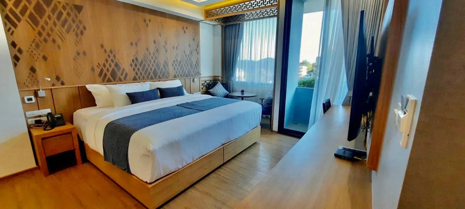 Deluxe King Room