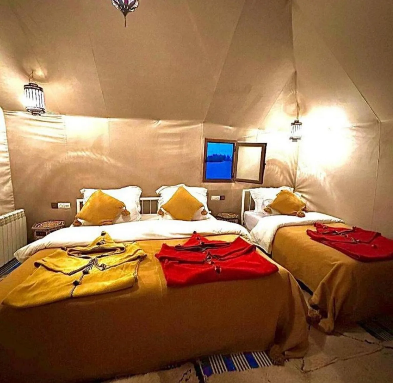 Zweibettzimmer im Amazing Desert Luxury Camp