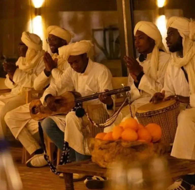 Live-Musik im Amazing Desert Luxury Camp