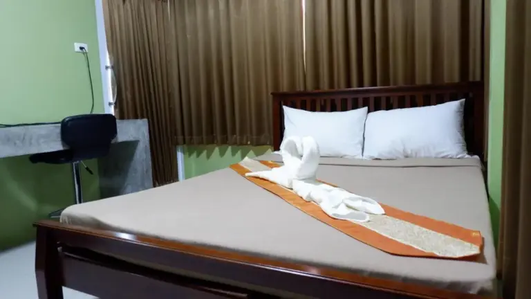 Cozy double bedroom at Amazon Resort, Surat Thani