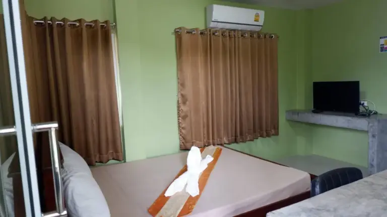 Room featuring amenities at Amazon Resort, Surat Thani