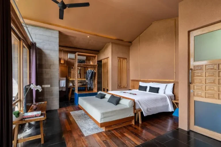 Interieur des Schlafzimmers im Amora Ubud Boutique Villas
