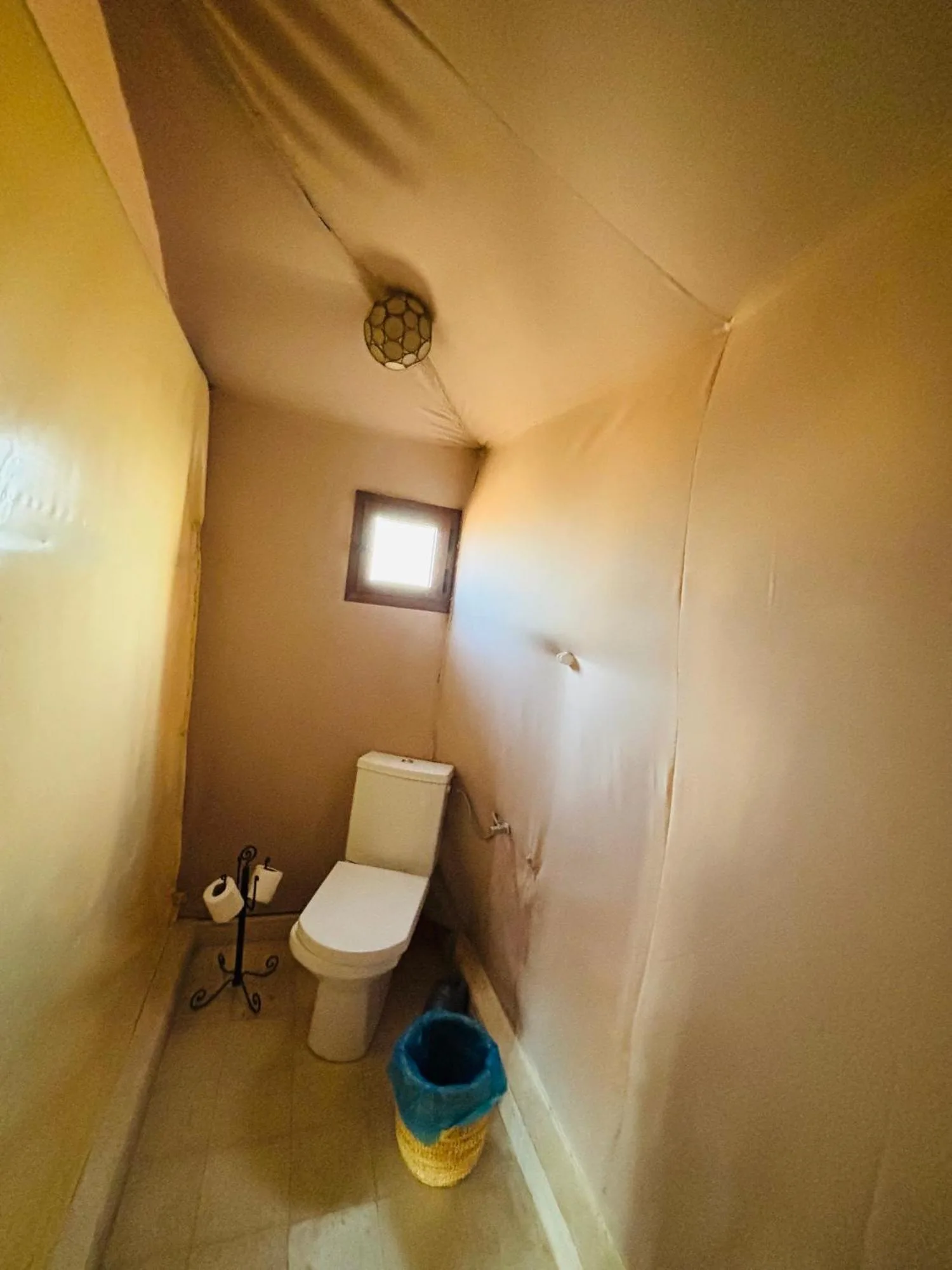 Private bathroom at Amskou Camp