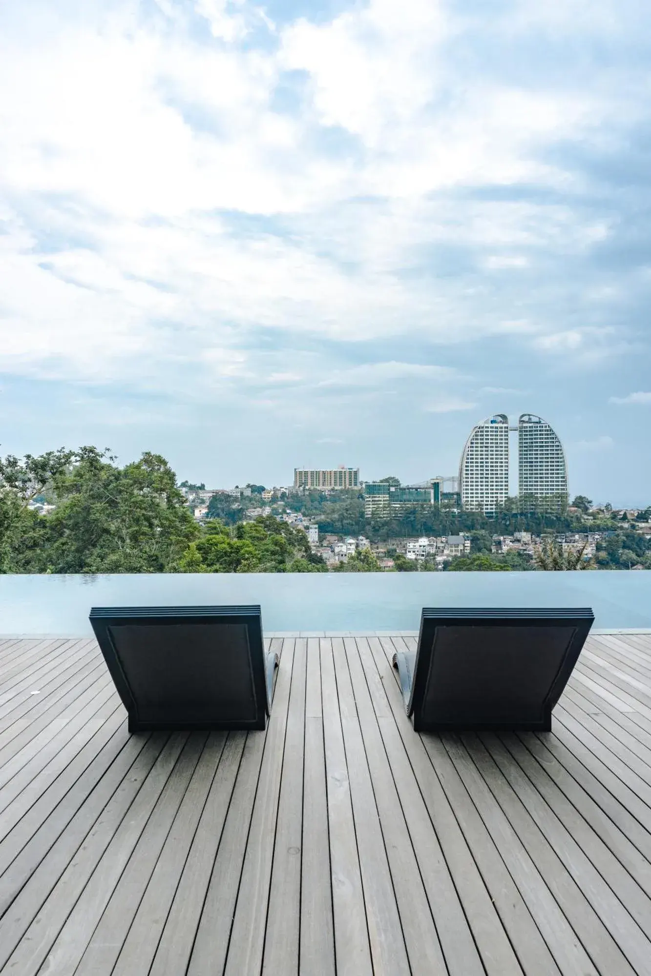 Amulya Luxury Villa, Dago - 4BR Heated Infinity Pool, en Bandung