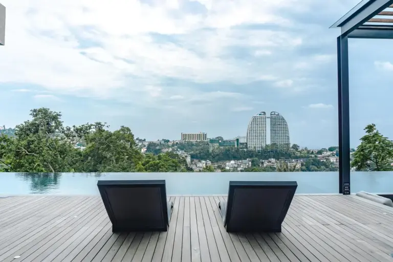 Vista panorámica desde la terraza de Amulya Luxury Villa