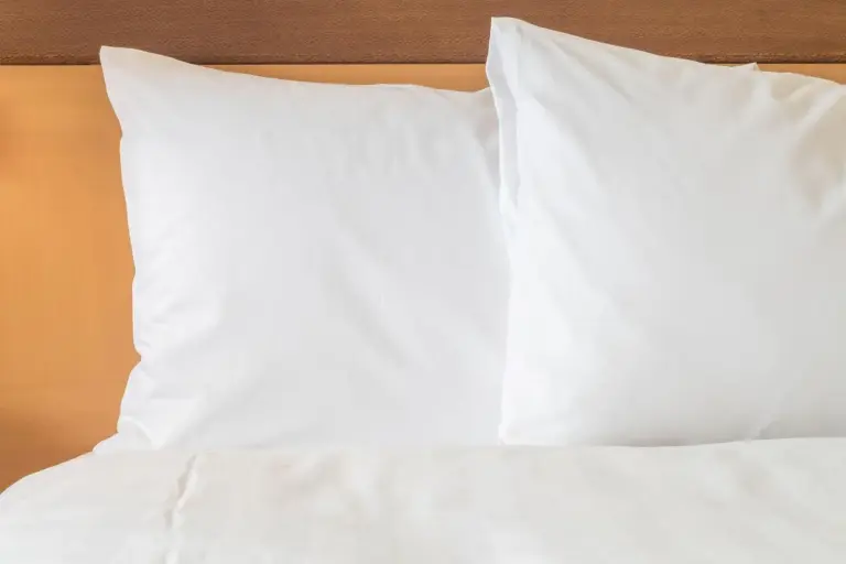 Ropa de cama cómoda en ANA Crowne Plaza Sapporo