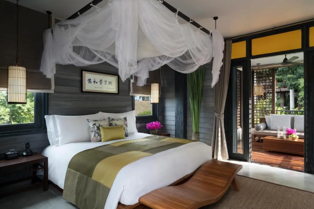 Habitación del Anantara Lawana Koh Samui Resort con cama king-size