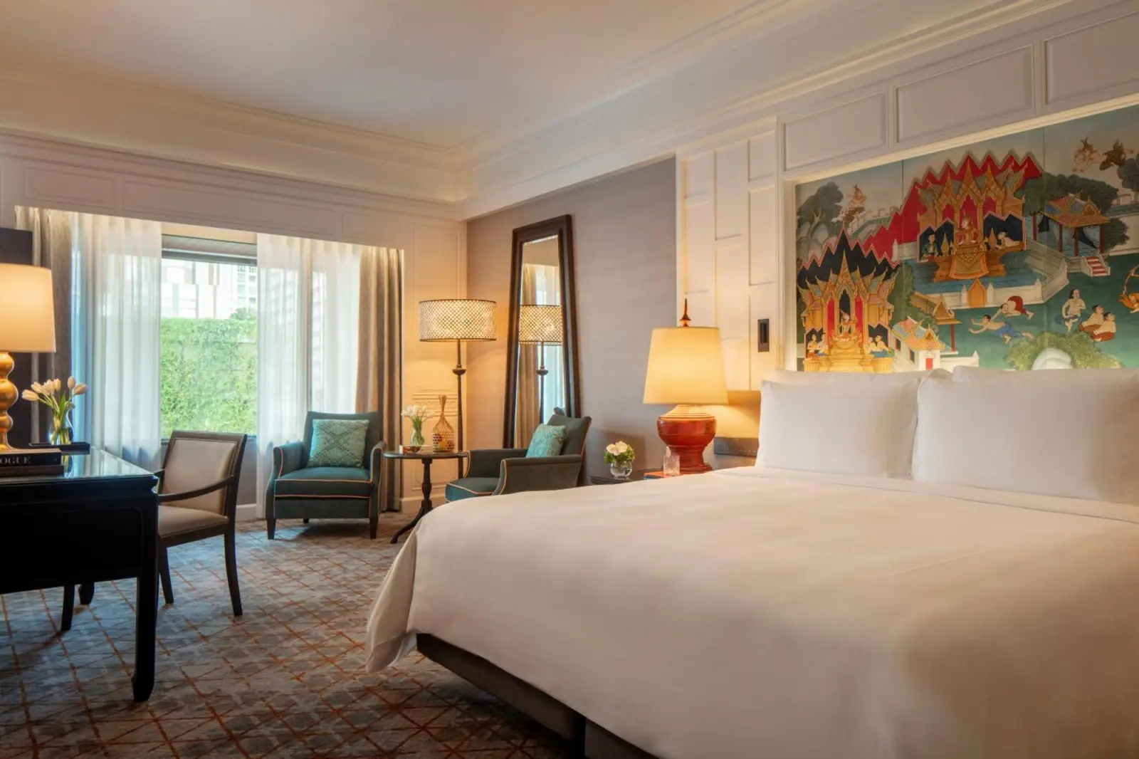 Anantara Siam Bangkok Hotel Chic Guest Room with view