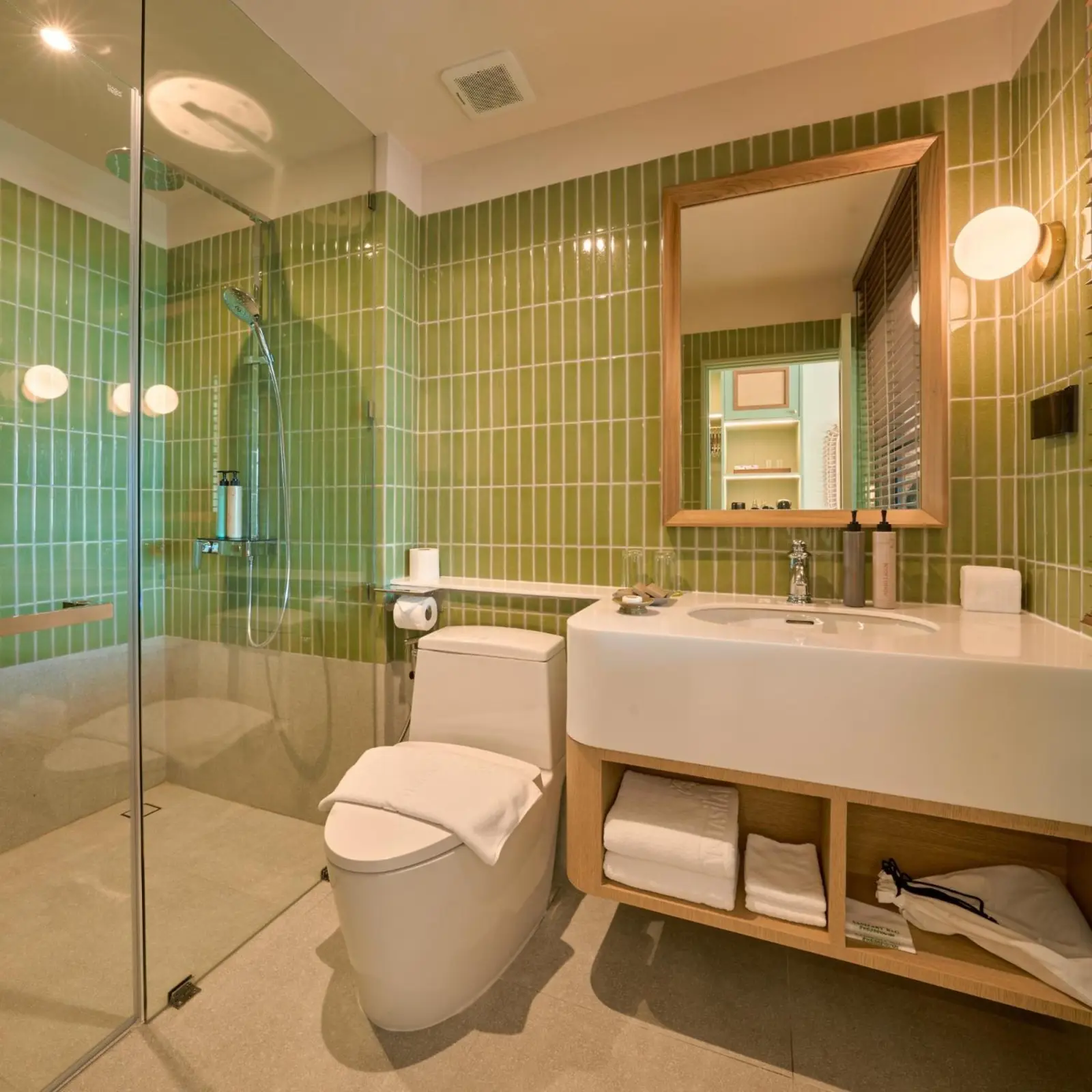 Anantasila Beach Resort Hua Hin modern bathroom with shower