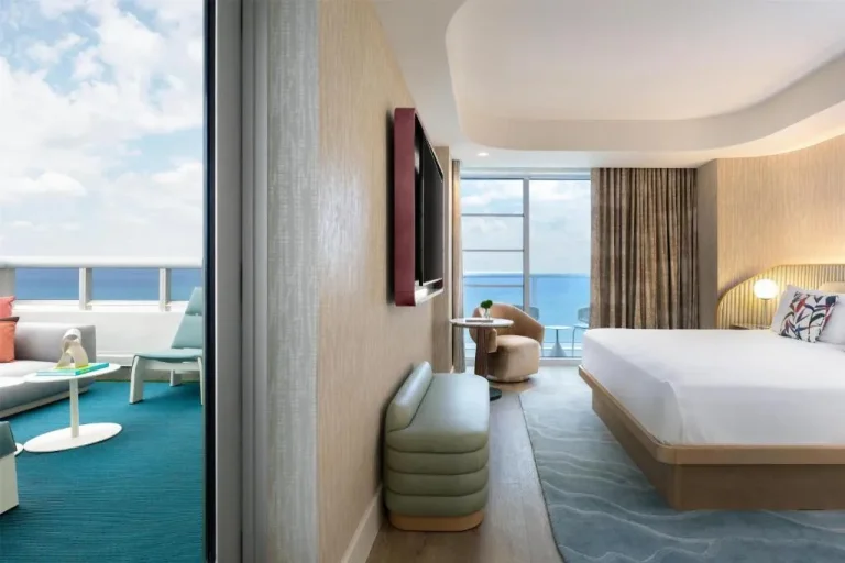 Balcón de Andaz Miami Beach Resort & Spa con vista al océano