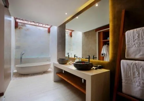 Modern Bathroom