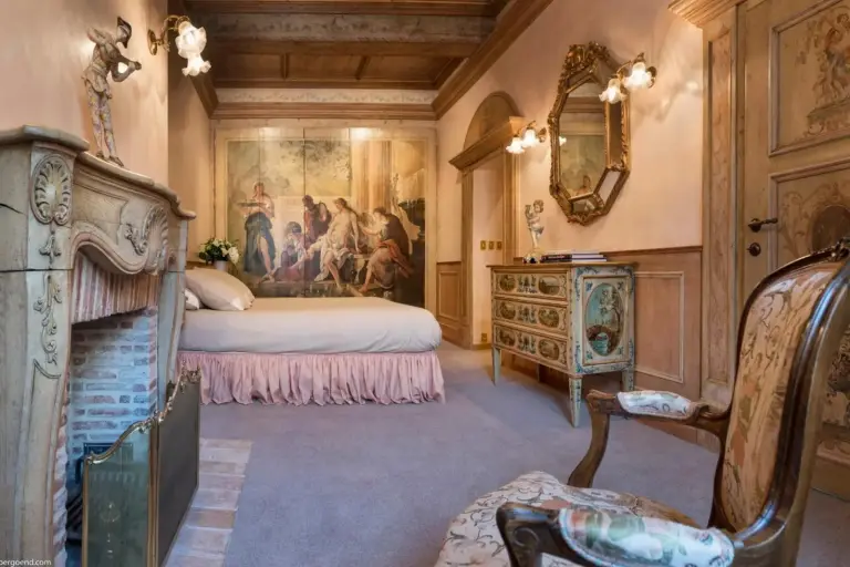 Cozy bedroom in Annecy Historical Center