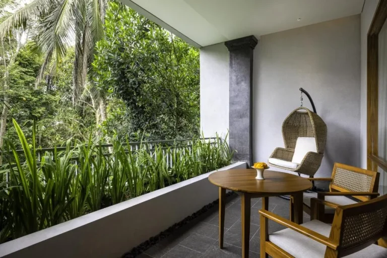 Anumana De Suite balcony with seating