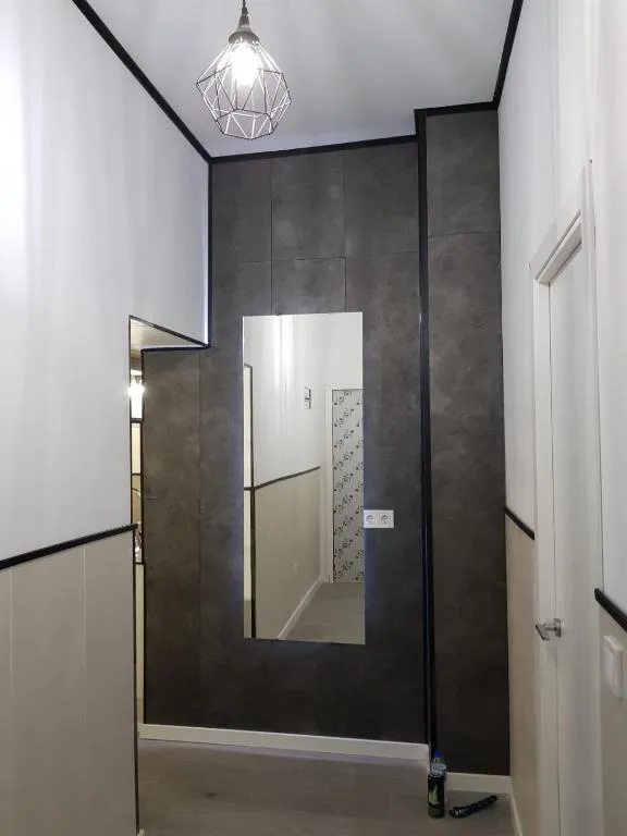 Hallway interior of Aparsol Apartments in Madrid