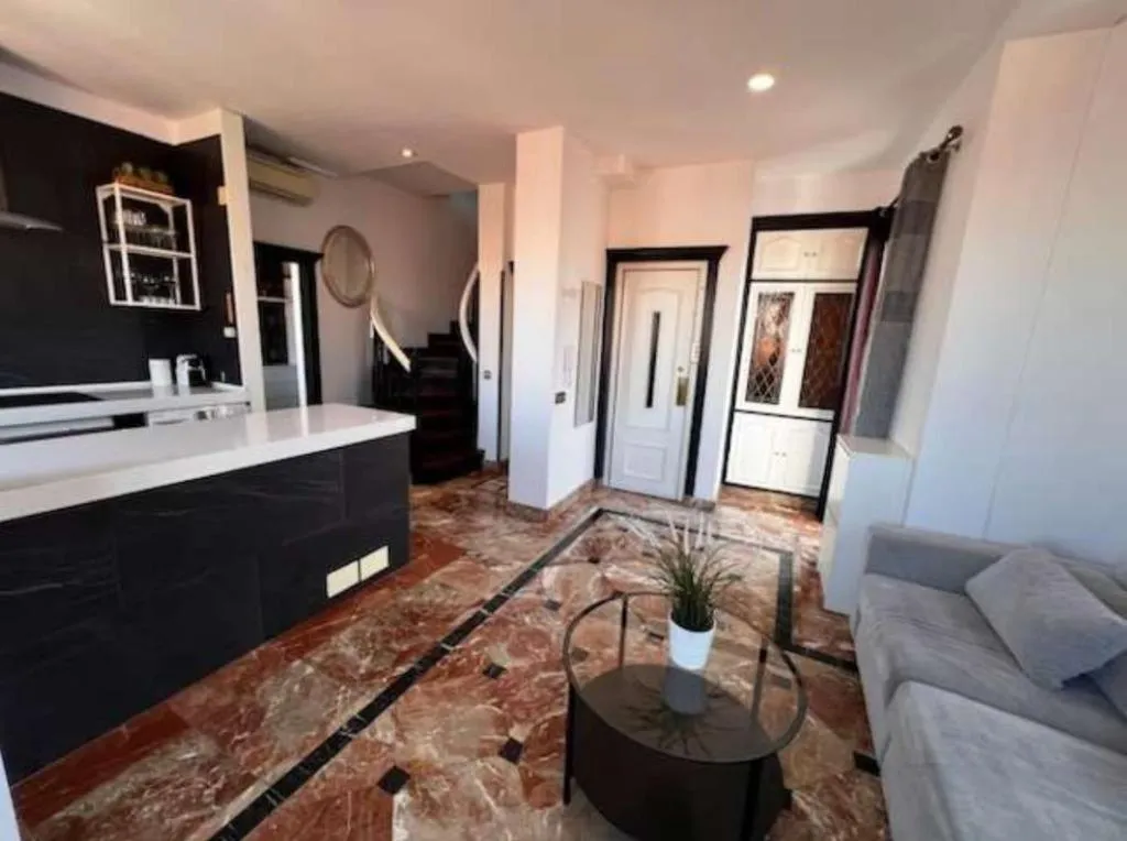 Entrance hall in Apartamentos El Tiempo Madrid