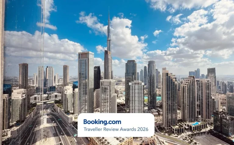 Apartment on High Floor with Burj Khalifa View and Infinity Pool