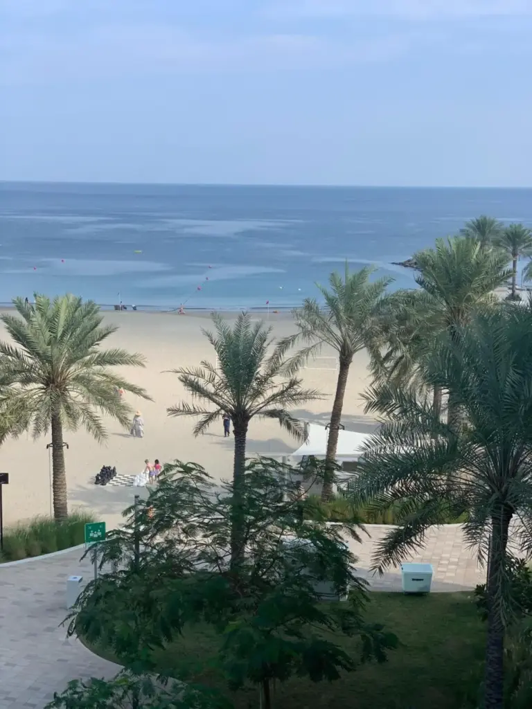 Strandblick vom Address Hotel in Khor Fakkan