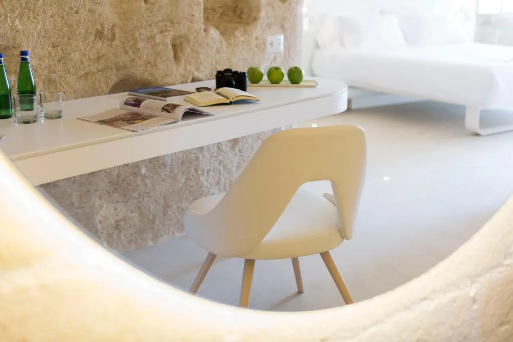 Workspace in a suite at Aquatio Cave Luxury Hotel & SPA in Matera