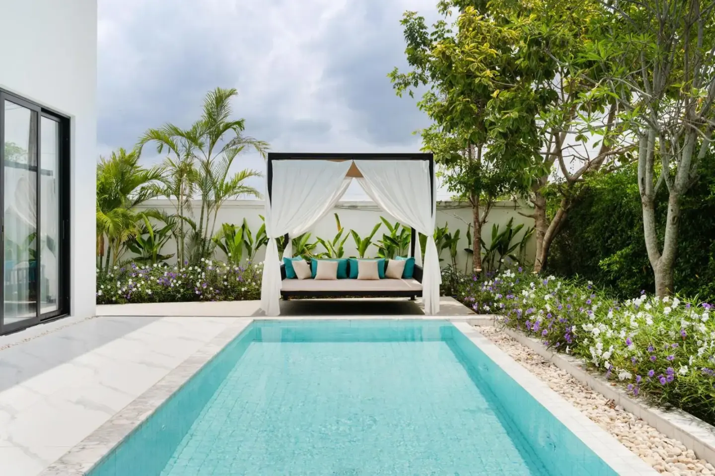 Lounge-Cabana im Argo Pattaya Resort and Villas
