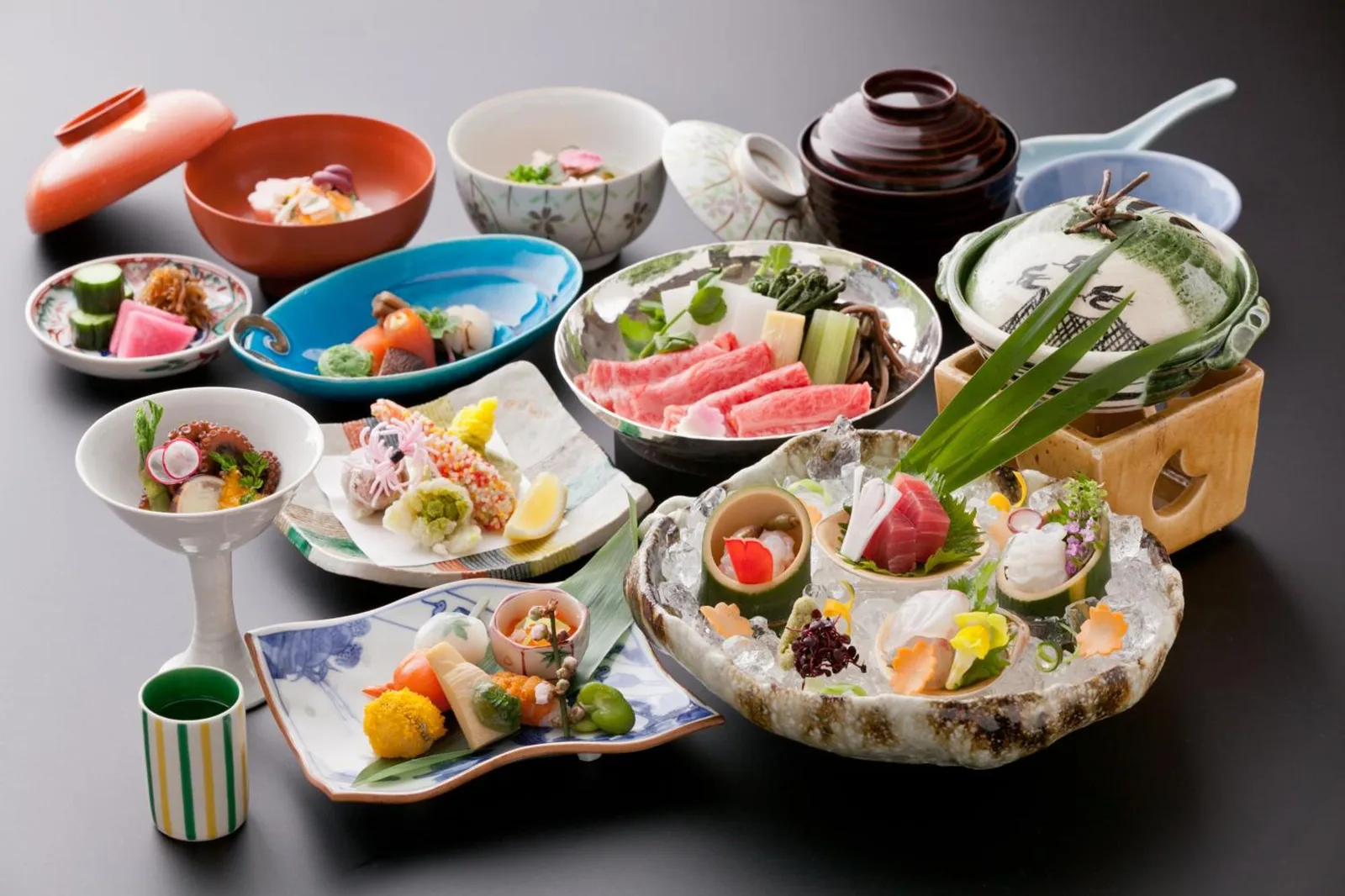 Cuisine japonaise traditionnelle à Arima Onsen Gekkoen Korokan