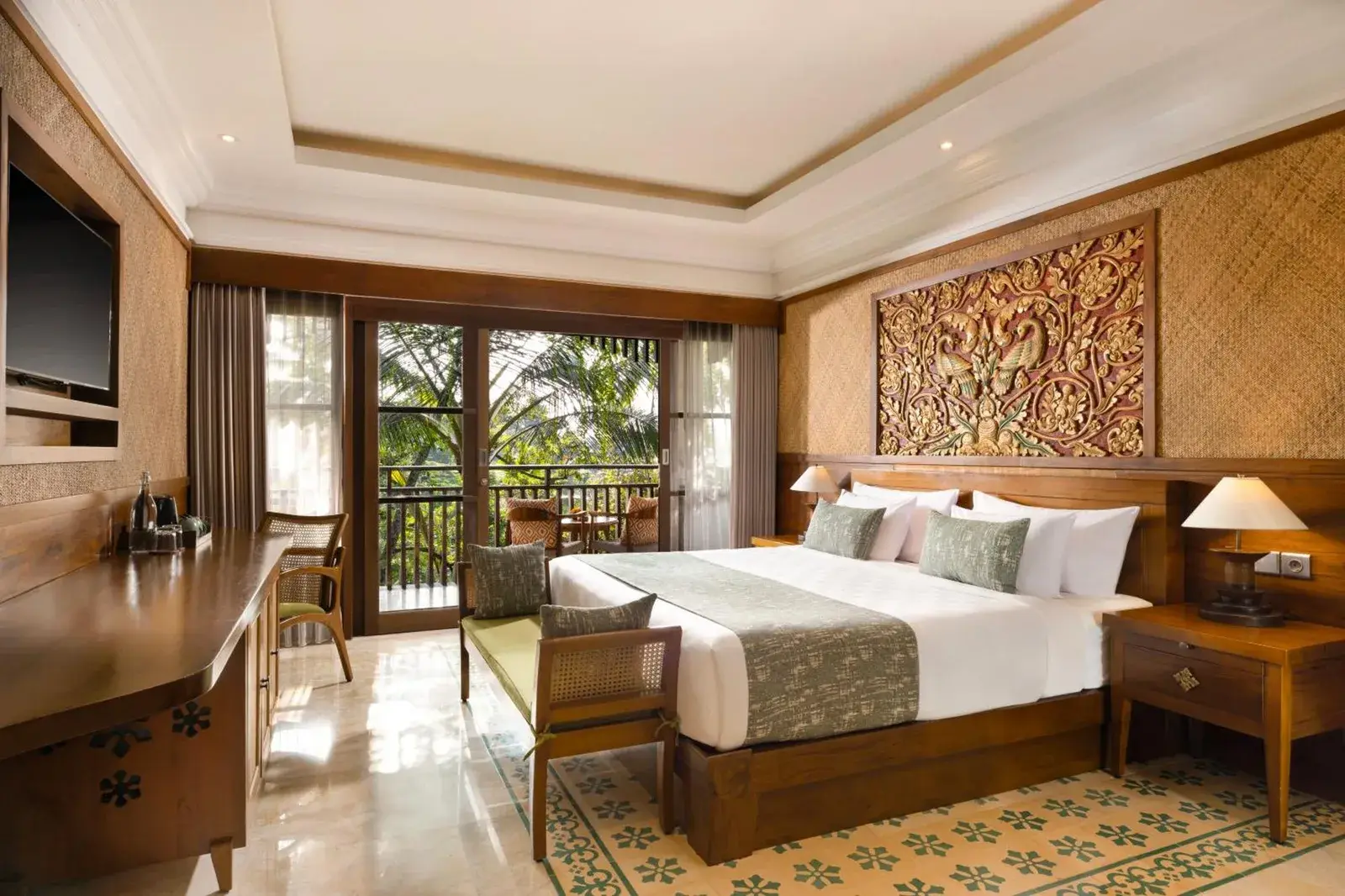 Habitación elegante en Arkamara Dijiwa Ubud con decoración tradicional