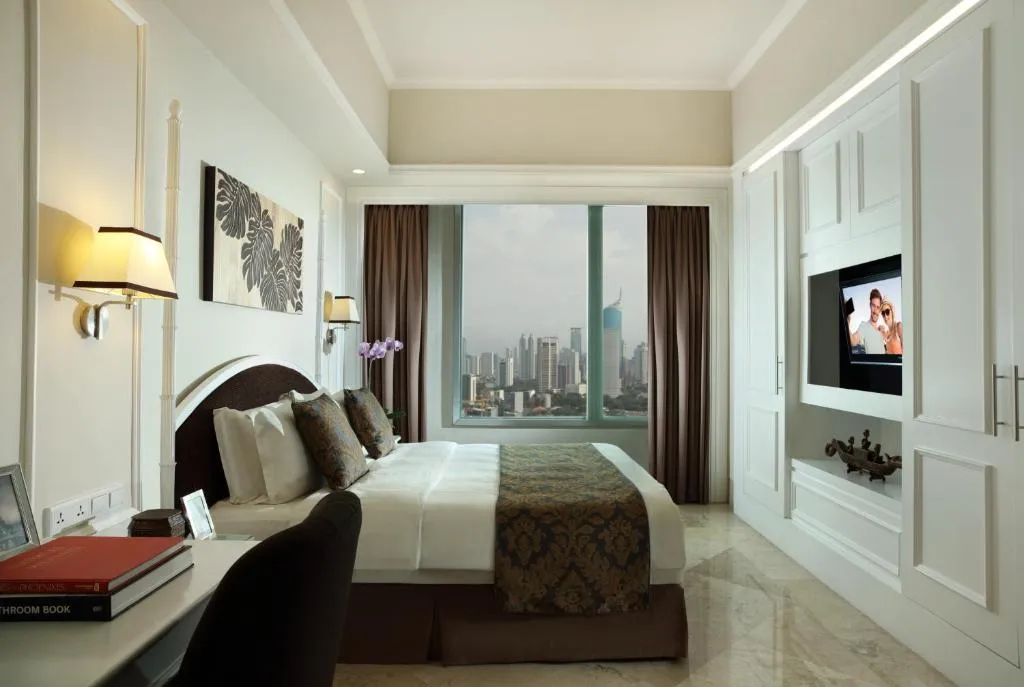 Ascott Jakarta bedroom with city view